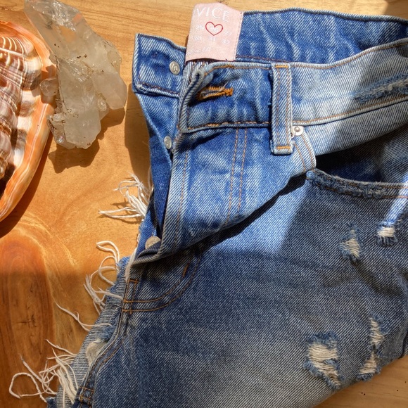 REVICE 90s Roxy shorts - Picture 4 of 4